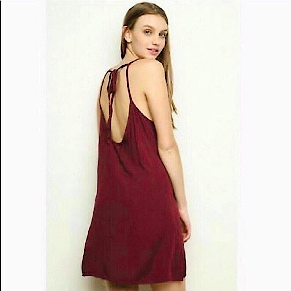 🆕🔥BRANDY MELVILLE SUPER CUTE BEAUTIFUL MAROON/BURGUNDY NECK TIE OPEN BACK MINI - Picture 2 of 6